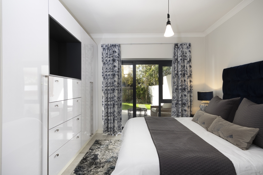 To Let 3 Bedroom Property for Rent in Paardevlei Western Cape